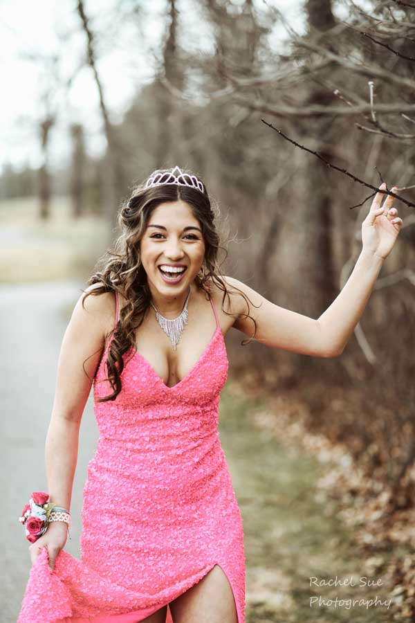 A guest at Nekoosa High School Prom, photographed by Rachel Sue Photography